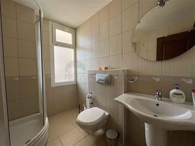 Wohnung mit 2+1 Grundriss in einem Komplex mit Familienkonzept im Stadtteil Tosmur.