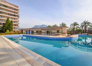 Wohnung mit 2+1 Grundriss in einem Komplex mit Familienkonzept im Stadtteil Tosmur.