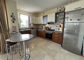 Wohnung mit 2+1 Grundriss in einem Komplex mit Familienkonzept im Stadtteil Tosmur.