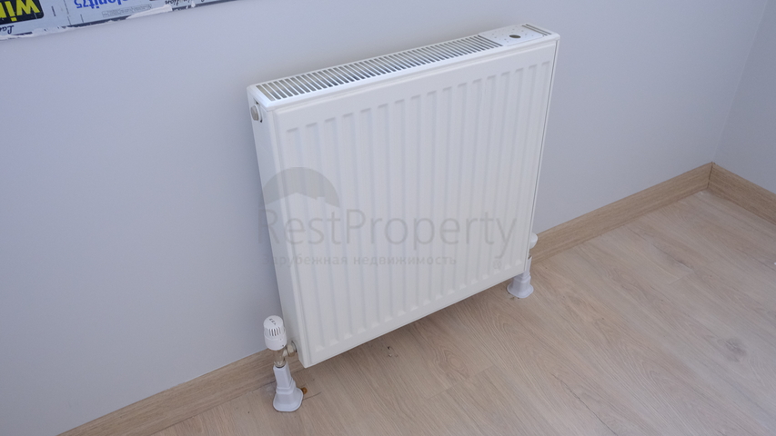 2+1 Wohnung in einem neuen LCD, 2 Minuten von der U-Bahn entfernt.