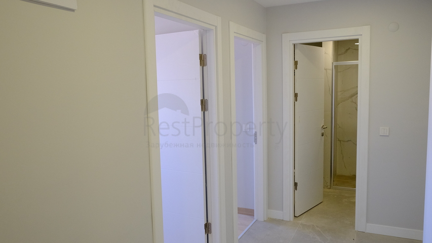 2+1 Wohnung in einem neuen LCD, 2 Minuten von der U-Bahn entfernt.