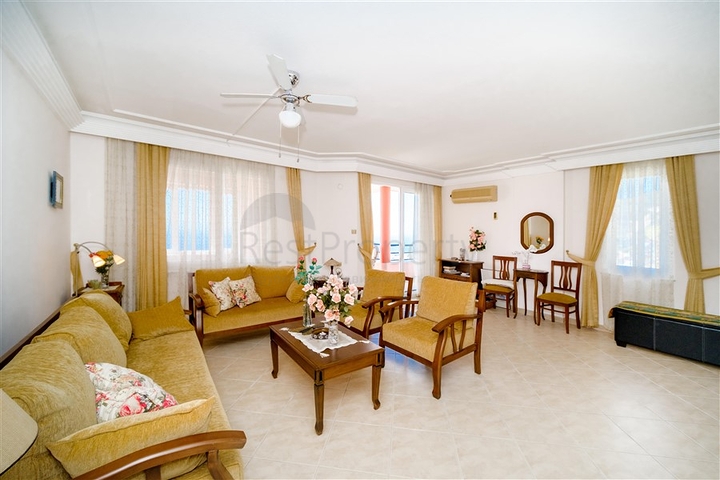 2+1 Penthouse mit Meerblick