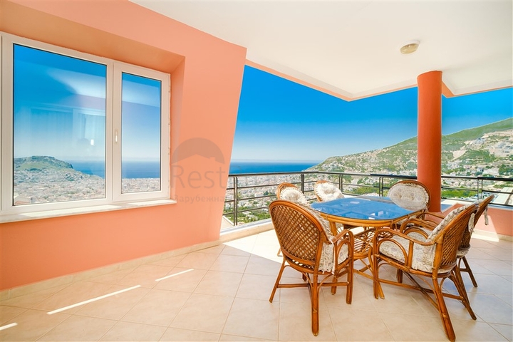 2+1 Penthouse mit Meerblick