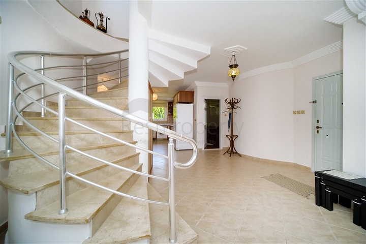 2+1 Penthouse mit Meerblick