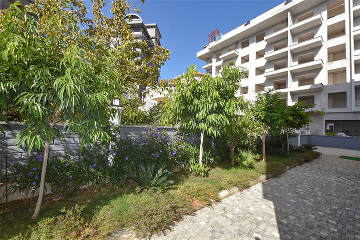 1+1 Wohnung in einem gemütlichen Komplex im Stadtteil Avsallar