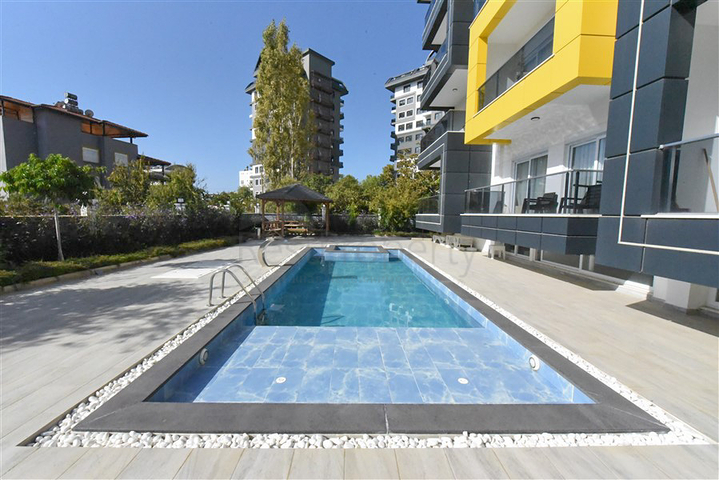 1+1 Wohnung in einem gemütlichen Komplex im Stadtteil Avsallar