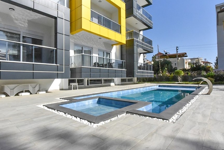 1+1 Wohnung in einem gemütlichen Komplex im Stadtteil Avsallar