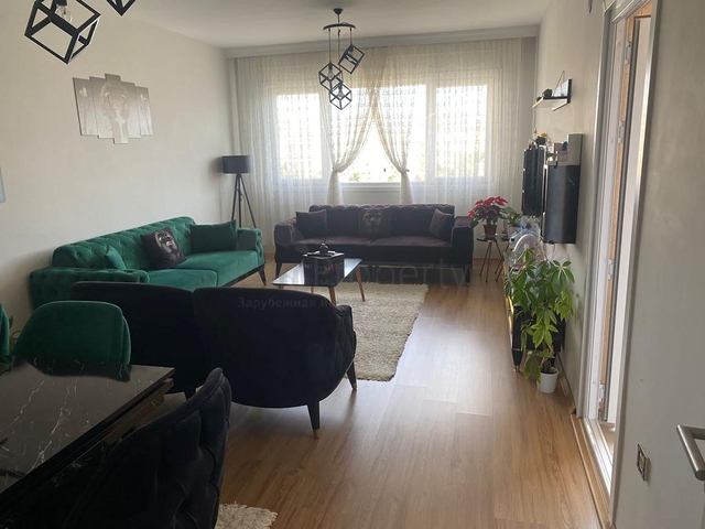 Wohnung zum Verkauf im Finanzzentrum von Ataşehir 2+1