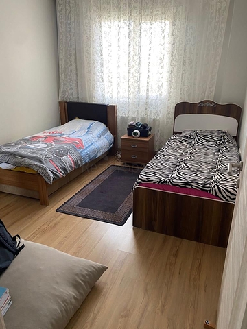 Wohnung zum Verkauf im Finanzzentrum von Ataşehir 2+1