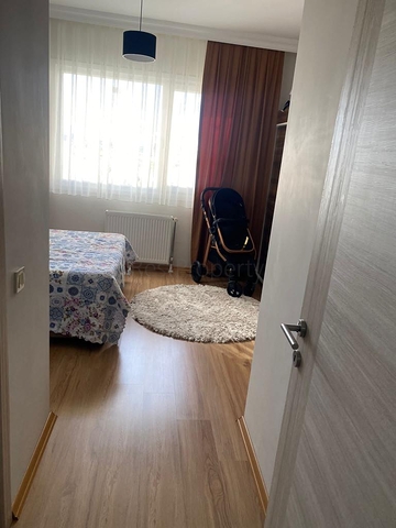 Wohnung zum Verkauf im Finanzzentrum von Ataşehir 2+1