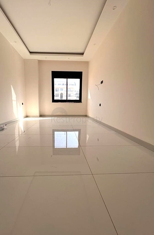 3+1 Wohnung in einem neuen Komplex mit einem großen Grundstück