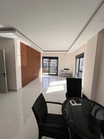 3+1 Wohnung in einem neuen Komplex mit einem großen Grundstück