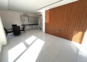 3+1 Wohnung in einem neuen Komplex mit einem großen Grundstück