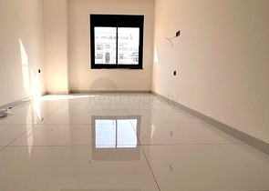 3+1 Wohnung in einem neuen Komplex mit einem großen Grundstück