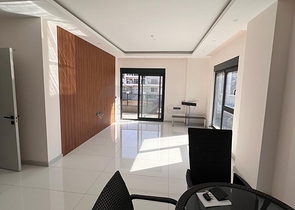 3+1 Wohnung in einem neuen Komplex mit einem großen Grundstück