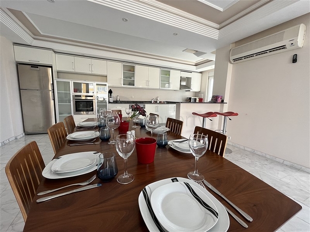 Wohnung 3+1 in der Gegend von Tosmur, 50m vom Meer entfernt.