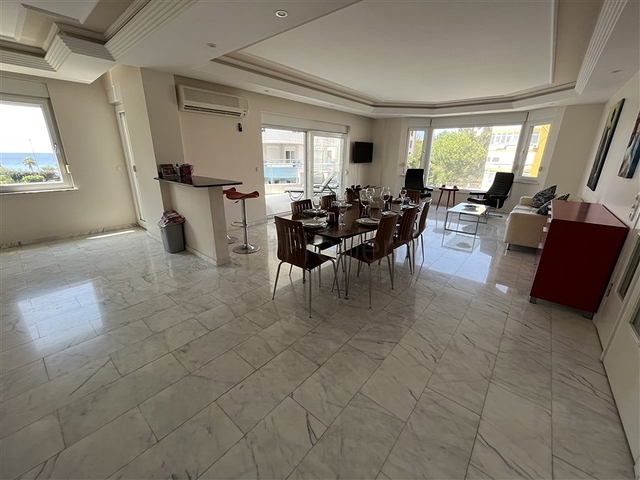 Wohnung 3+1 in der Gegend von Tosmur, 50m vom Meer entfernt.