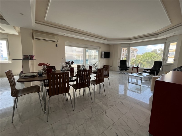 Wohnung 3+1 in der Gegend von Tosmur, 50m vom Meer entfernt.