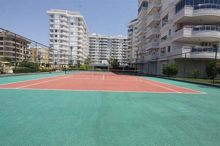 Wohnung 3+1 in der Gegend von Tosmur, 50m vom Meer entfernt.