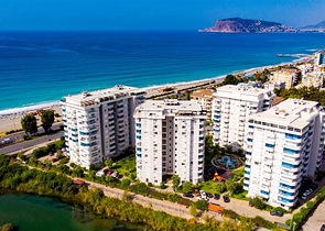 Wohnung 3+1 in der Gegend von Tosmur, 50m vom Meer entfernt.