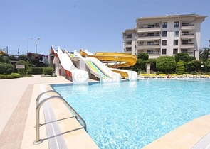 Wohnung 3+1 in der Gegend von Tosmur, 50m vom Meer entfernt.