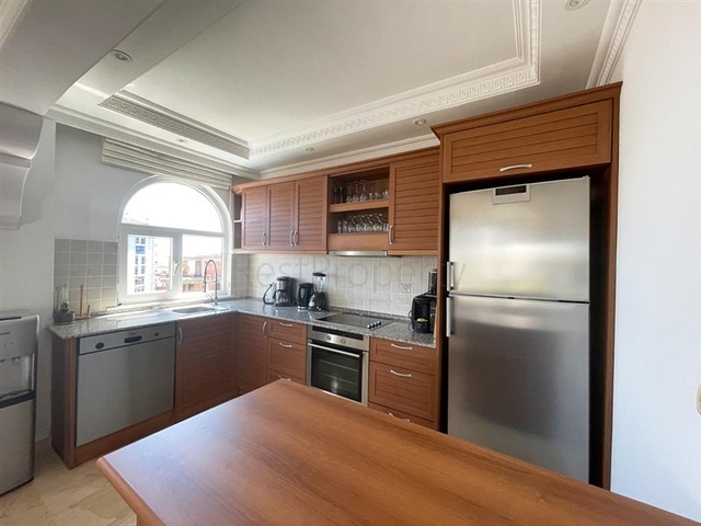 2+1 Wohnung mit Panoramablick auf die Berge im Stadtteil Tosmur