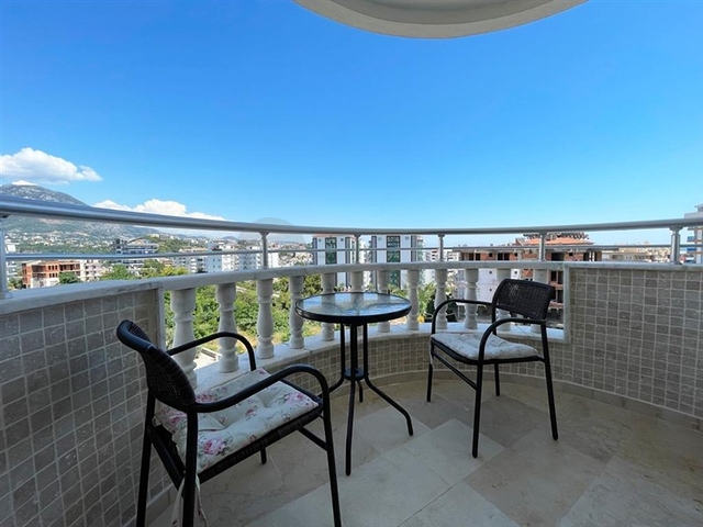 2+1 Wohnung mit Panoramablick auf die Berge im Stadtteil Tosmur