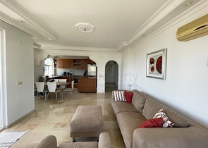 2+1 Wohnung mit Panoramablick auf die Berge im Stadtteil Tosmur