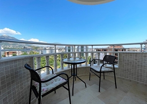 2+1 Wohnung mit Panoramablick auf die Berge im Stadtteil Tosmur