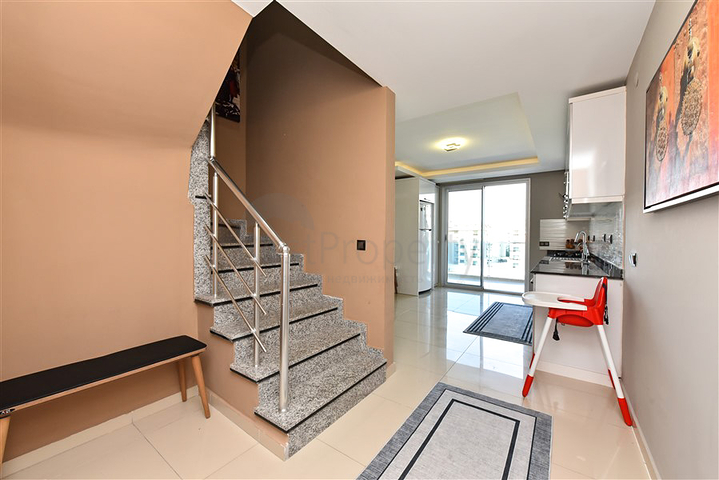 Möbliertes 2+1 Penthouse nur 200 m vom Meer entfernt