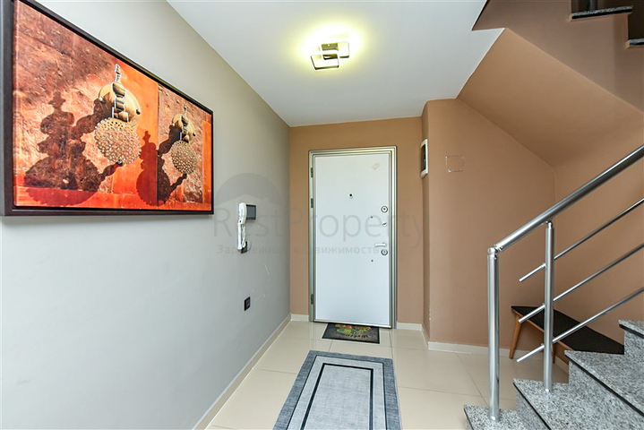 Möbliertes 2+1 Penthouse nur 200 m vom Meer entfernt