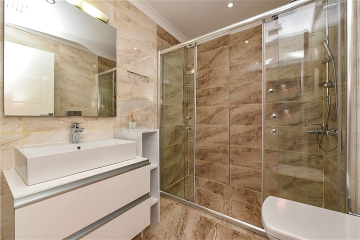 Möbliertes 2+1 Penthouse nur 200 m vom Meer entfernt