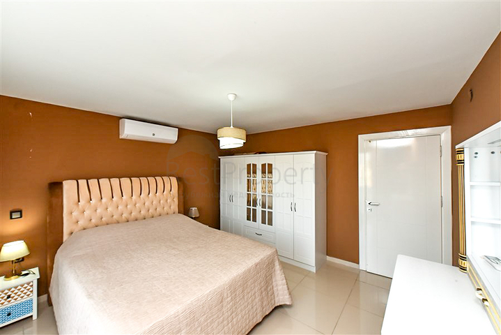 Möbliertes 2+1 Penthouse nur 200 m vom Meer entfernt