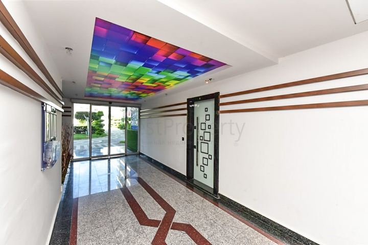 Möbliertes 2+1 Penthouse nur 200 m vom Meer entfernt