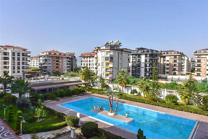 Möbliertes 2+1 Penthouse nur 200 m vom Meer entfernt