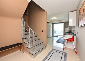 Möbliertes 2+1 Penthouse nur 200 m vom Meer entfernt