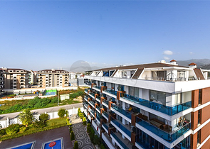 Möbliertes 2+1 Penthouse nur 200 m vom Meer entfernt