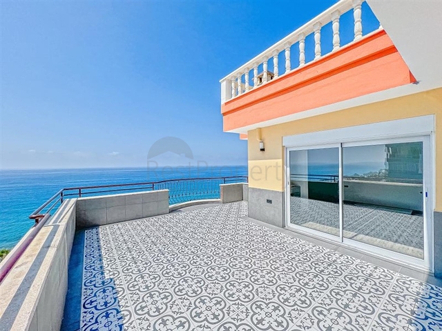 Große Wohnung mit herrlichem Blick auf das Mittelmeer