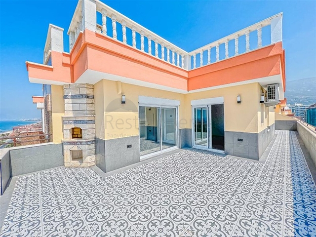 Große Wohnung mit herrlichem Blick auf das Mittelmeer