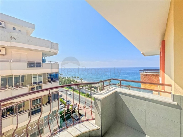 Große Wohnung mit herrlichem Blick auf das Mittelmeer