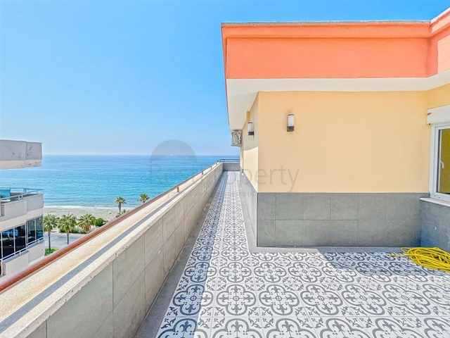 Große Wohnung mit herrlichem Blick auf das Mittelmeer