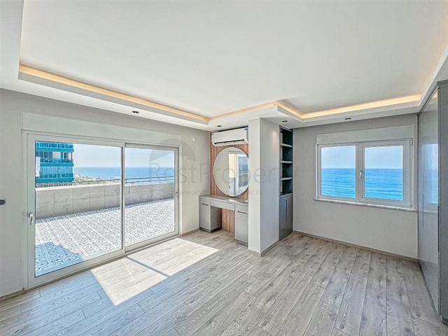 Große Wohnung mit herrlichem Blick auf das Mittelmeer