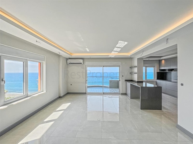 Große Wohnung mit herrlichem Blick auf das Mittelmeer