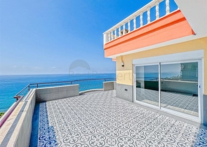 Große Wohnung mit herrlichem Blick auf das Mittelmeer