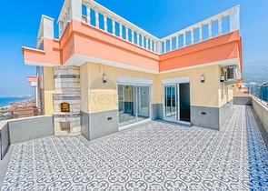 Große Wohnung mit herrlichem Blick auf das Mittelmeer