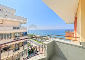 Große Wohnung mit herrlichem Blick auf das Mittelmeer