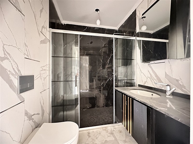 Geräumiges 4+1 Penthouse in der Nähe von Oba