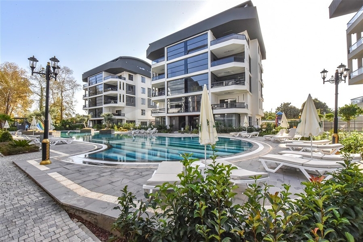 Geräumiges 4+1 Penthouse in der Nähe von Oba