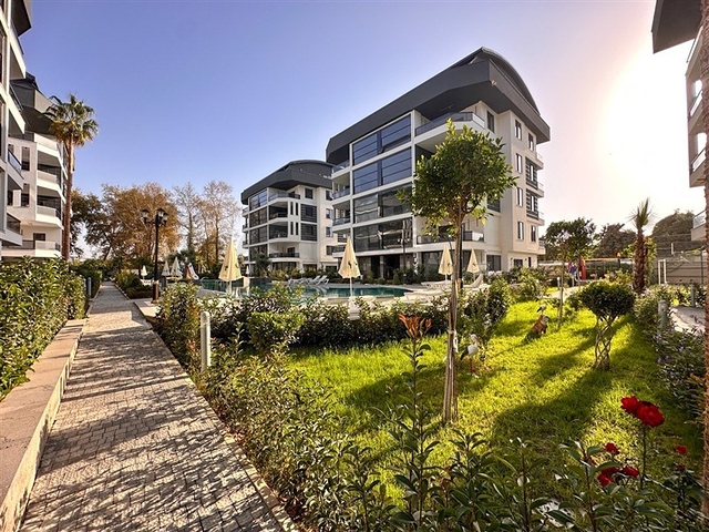 Geräumiges 4+1 Penthouse in der Nähe von Oba