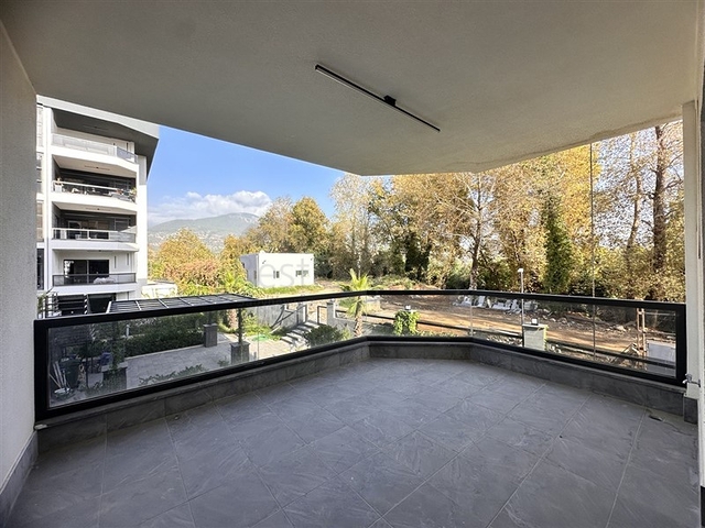 Geräumiges 4+1 Penthouse in der Nähe von Oba